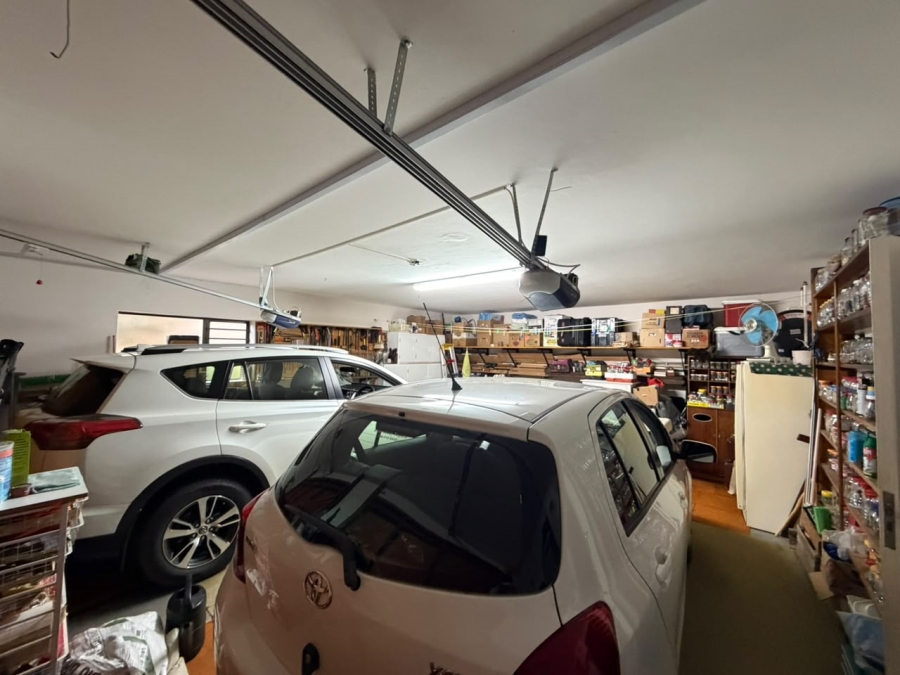 4 Bedroom Property for Sale in Fraaiuitsig Western Cape